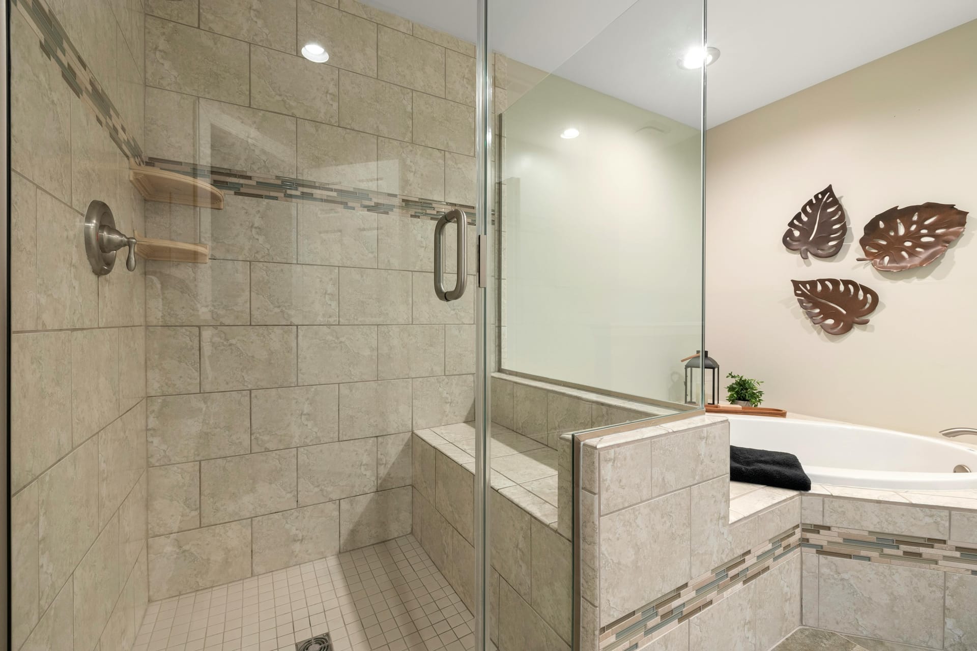 Dusche 100x100 komfortabel &amp; sicher – Die ideale Lösung für modernes Baden mit SONNI