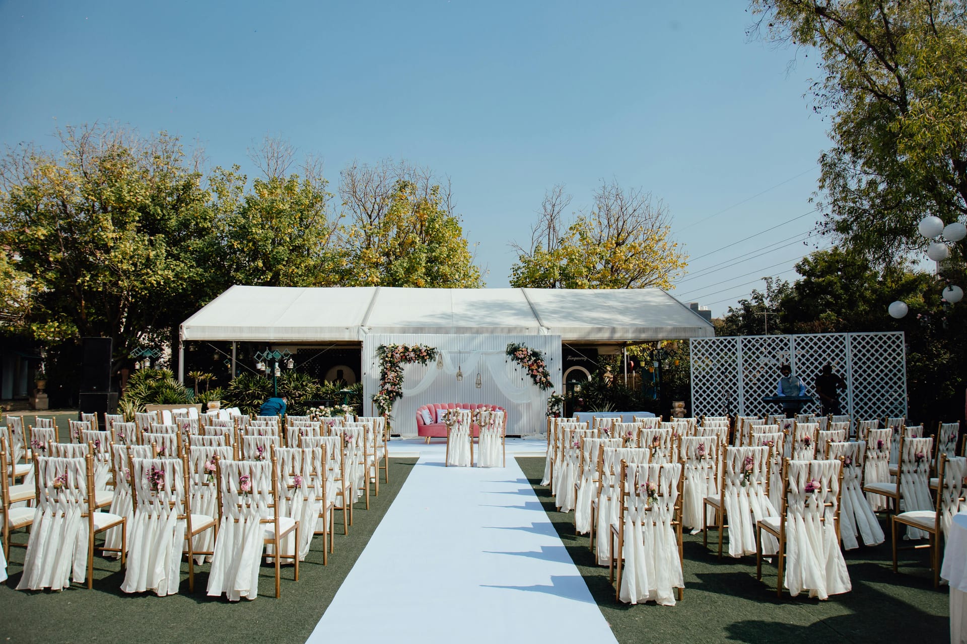 Elegant Yet Approachable: Clarksburg Wedding Venues Like Silt