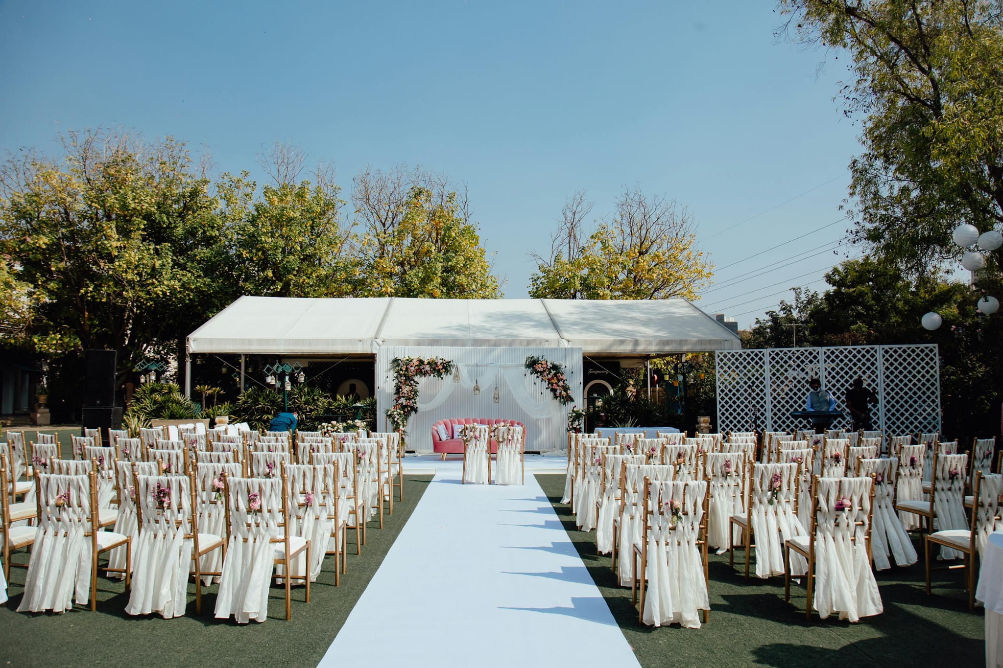Elegant Yet Approachable: Clarksburg Wedding Venues Like Silt