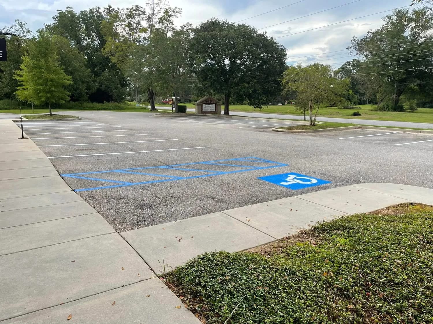Expert Parking Lot Striping in Pass Christian MS for Shopping Centers &amp; Warehouses