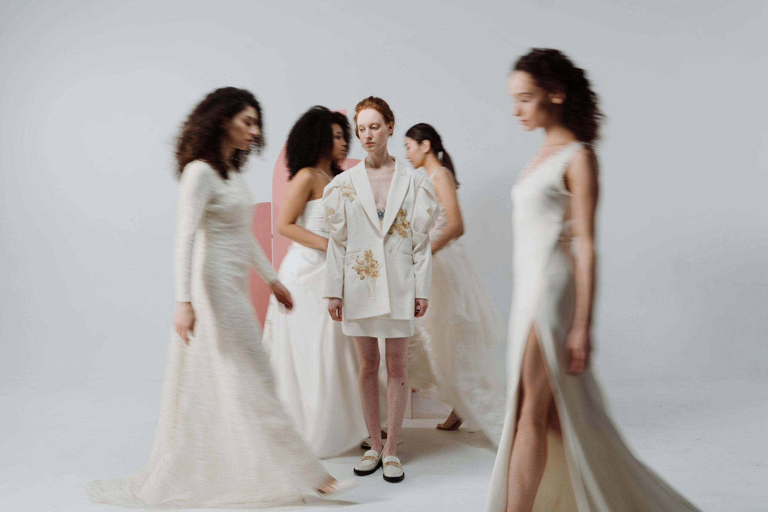 Kommunionkleider klassisch und modern – Stilvolle Auswahl