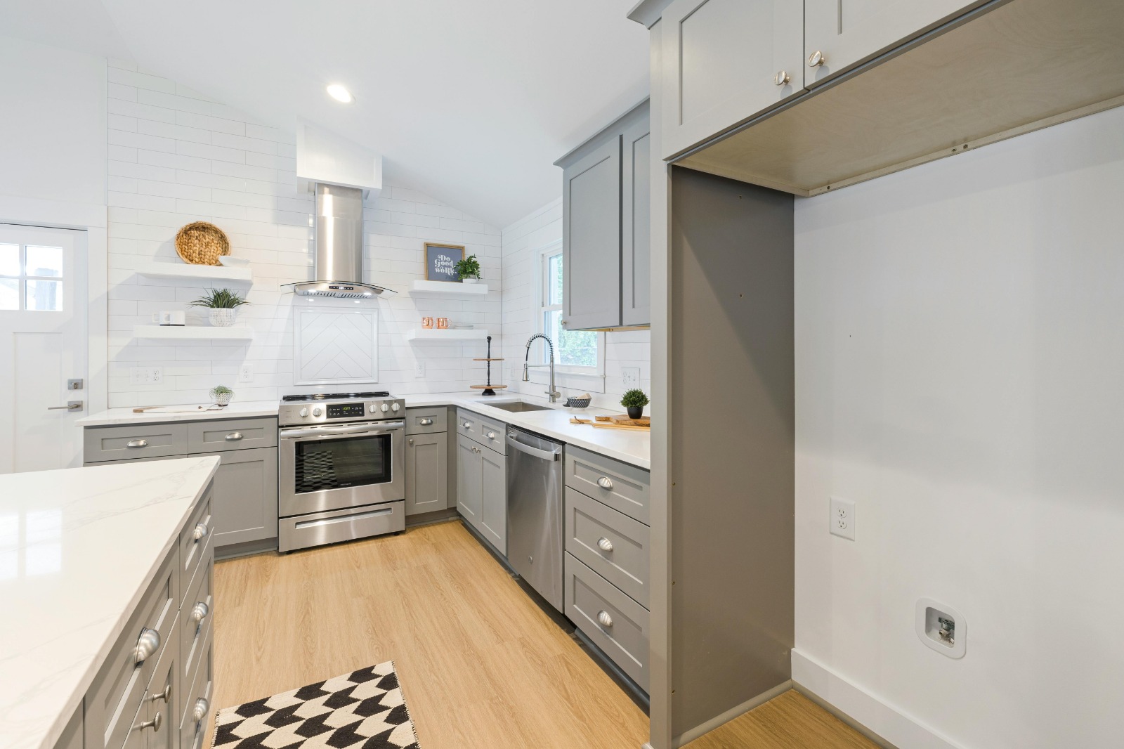 Bathroom Cabinet with Mirror and Light for Contemporary Style